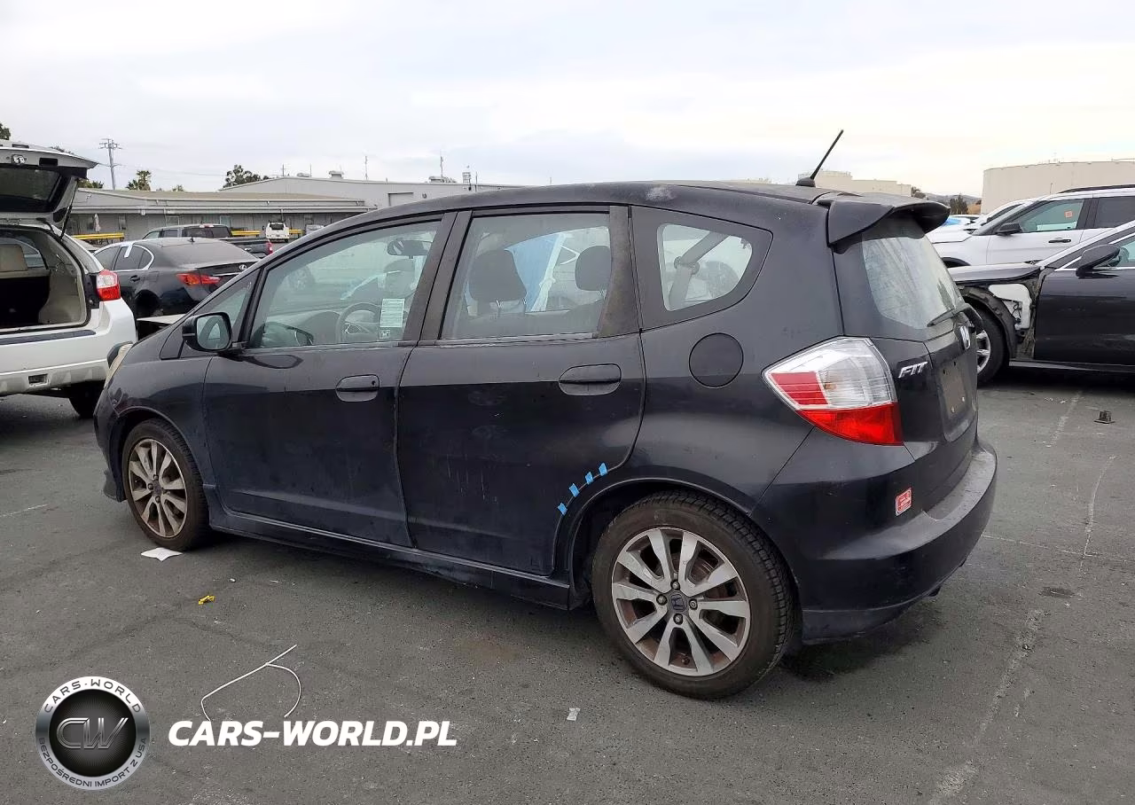 2013 Honda Fit Sport VIN:JHMGE8H53DC001337 - 2