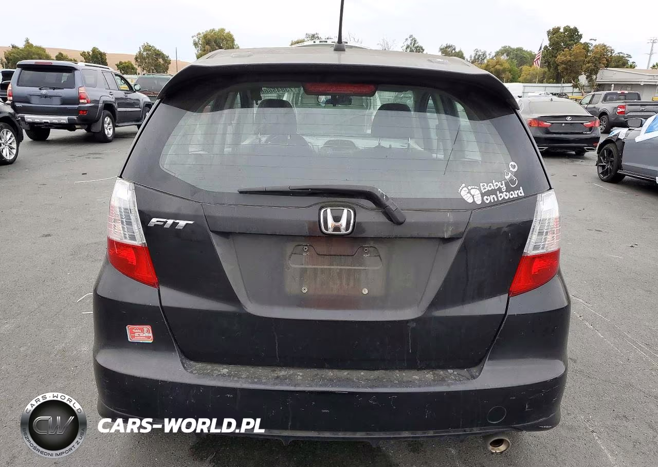 2013 Honda Fit Sport VIN:JHMGE8H53DC001337 - 6