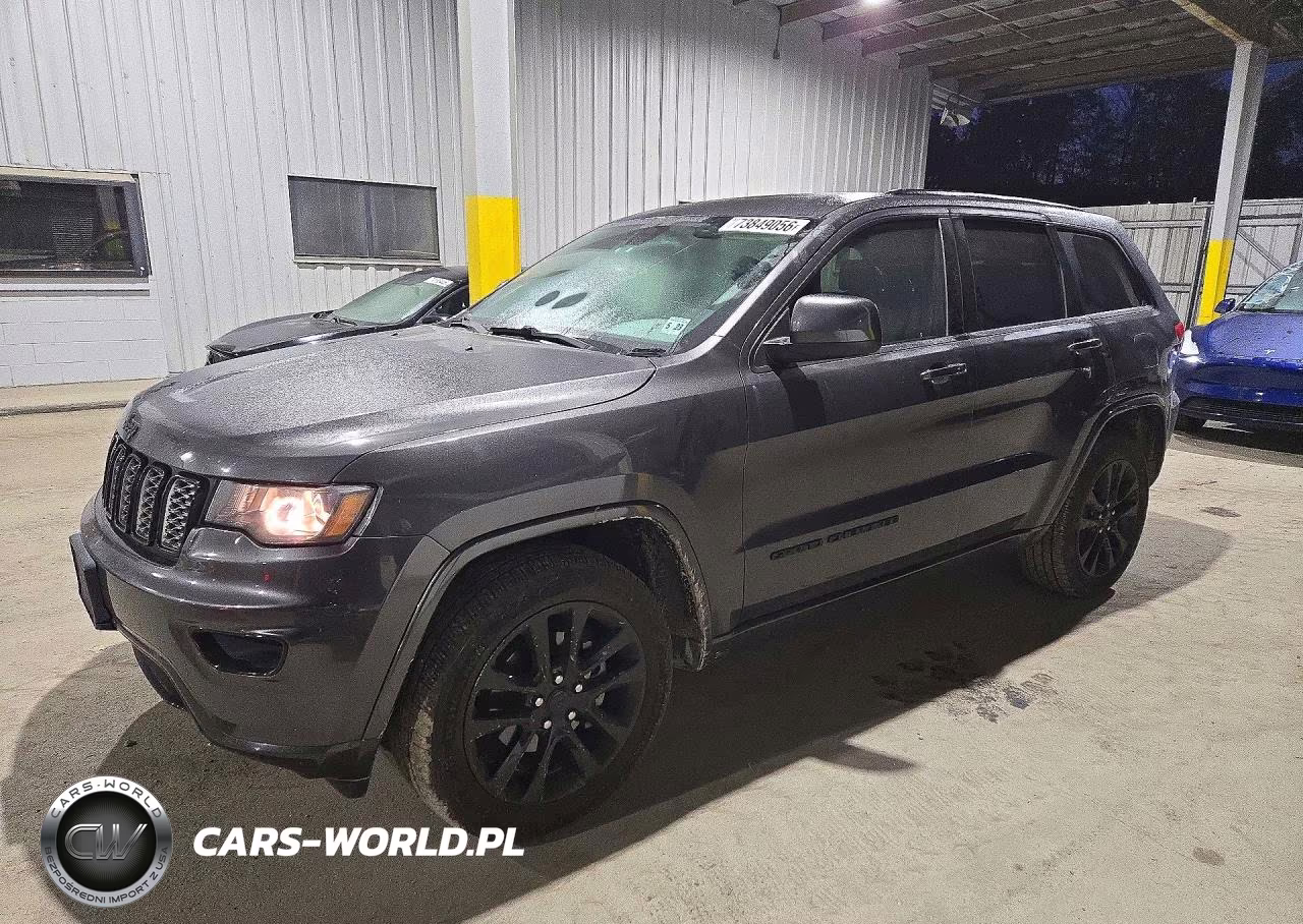 2018 Jeep Grand Cherokee Laredo VIN:1C4RJFAG1JC387340 - 1