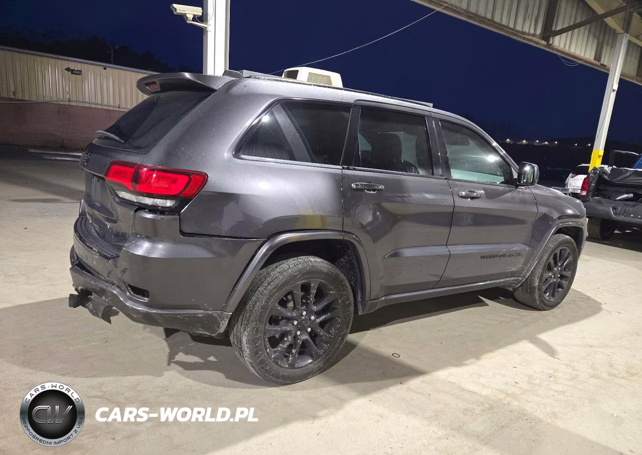 2018 Jeep Grand Cherokee Laredo VIN:1C4RJFAG1JC387340 - 3