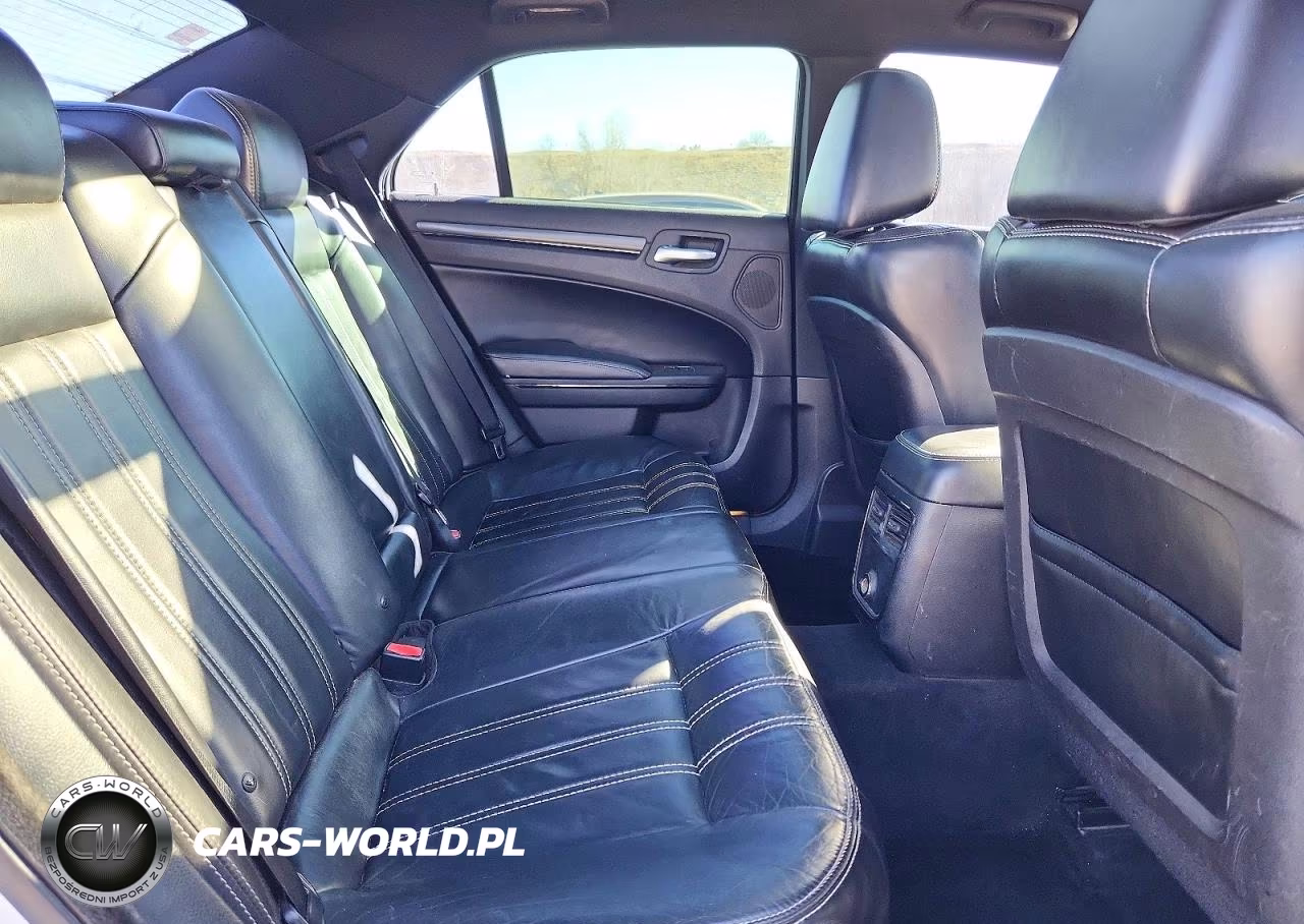2014 Chrysler 300 S VIN:2C3CCAGG4EH298038 - 10
