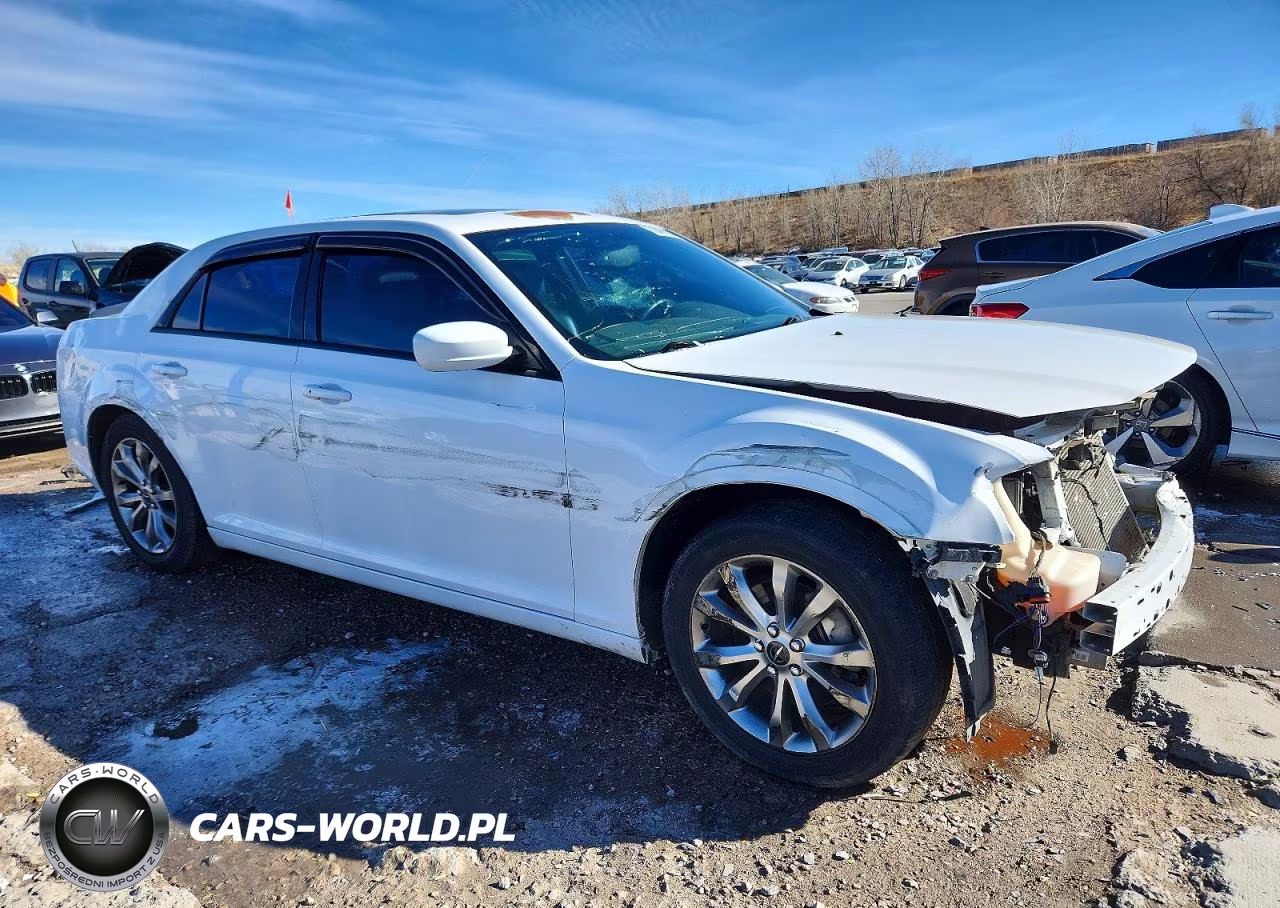 2014 Chrysler 300 S VIN:2C3CCAGG4EH298038 - 4
