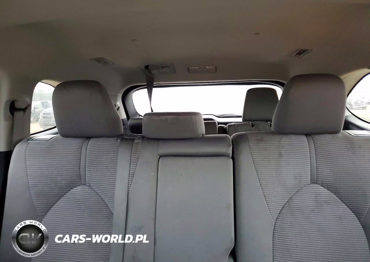 2021 Toyota Highlander L VIN:5TDCZRAHXMS536565 - 10