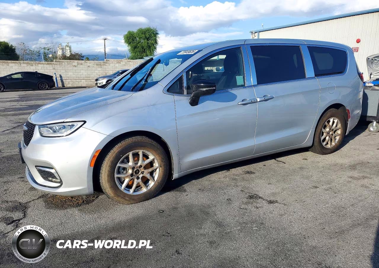 2024 Chrysler Pacifica Touring – zdjęcie 1 z 13