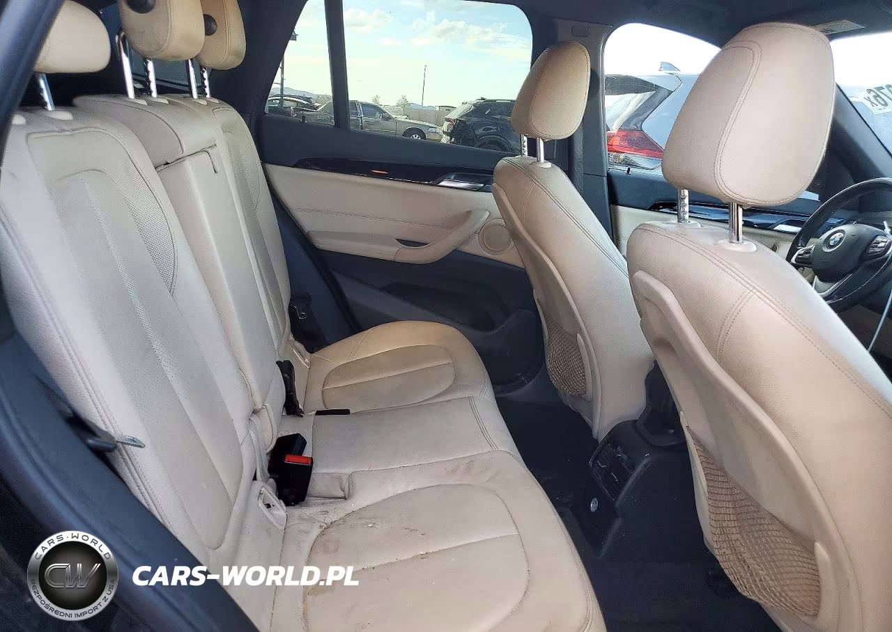 2018 BMW X1 Sdrive28I VIN:WBXHU7C34J5H39842 - 11