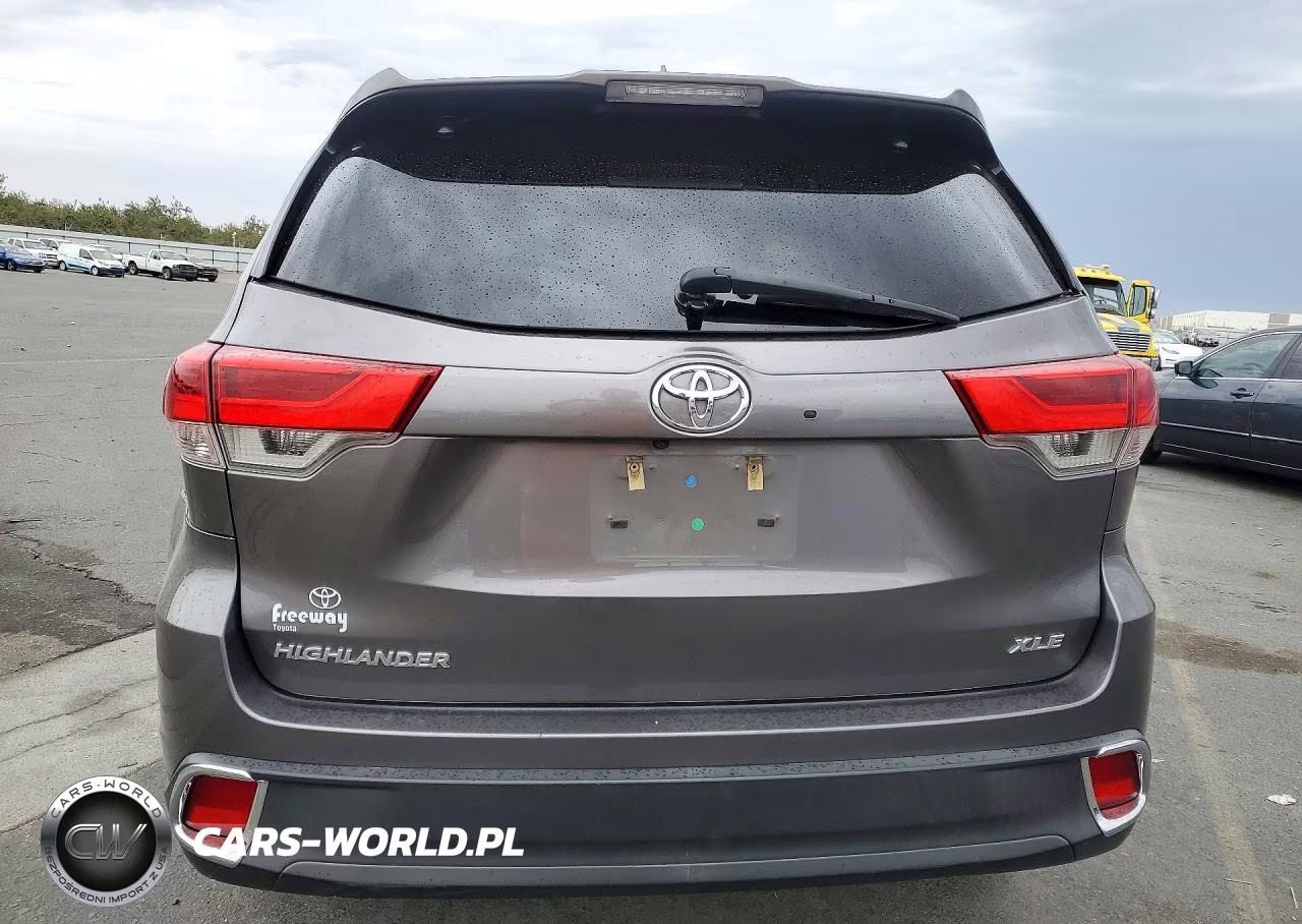 2018 Toyota Highlander Xle VIN:5TDKZRFH6JS528690 - 6