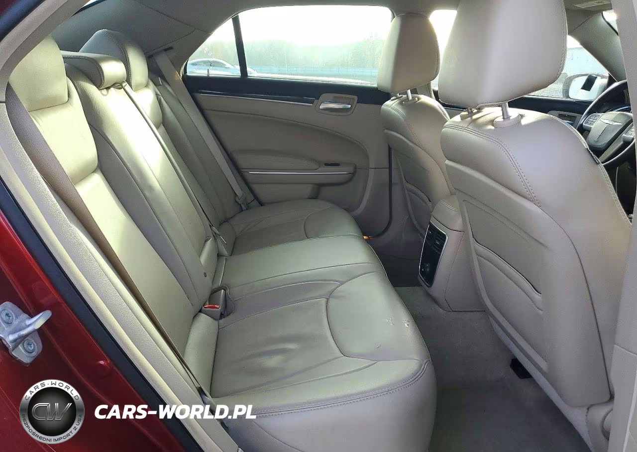 2014 Chrysler 300 VIN:2C3CCAAG5EH156967 - 10
