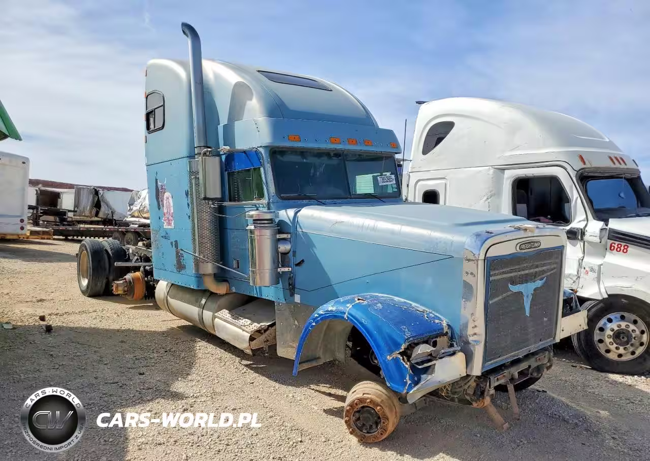 2000 Freightliner Convention Semi Truck