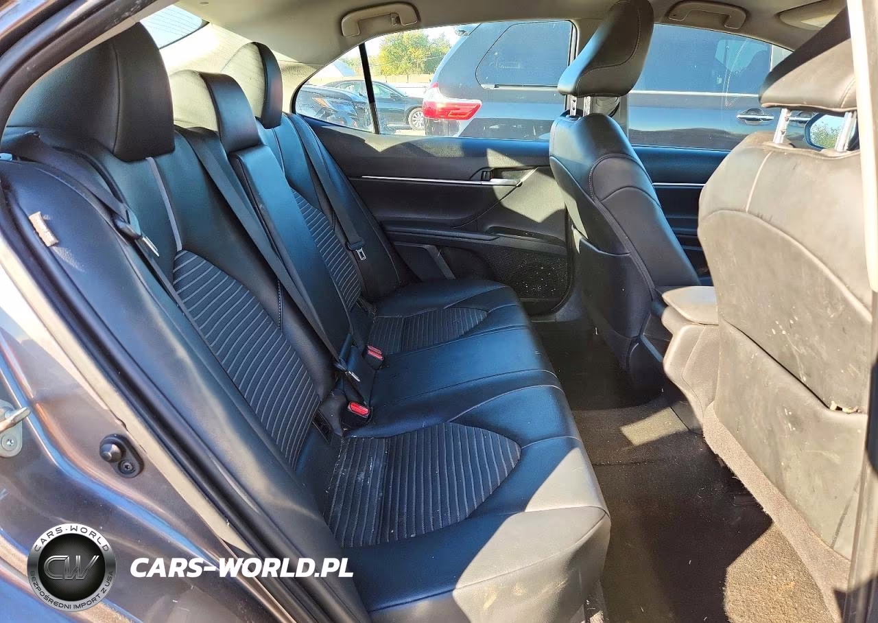 2020 Toyota Camry Se VIN:4T1G11AK9LU974120 - 10