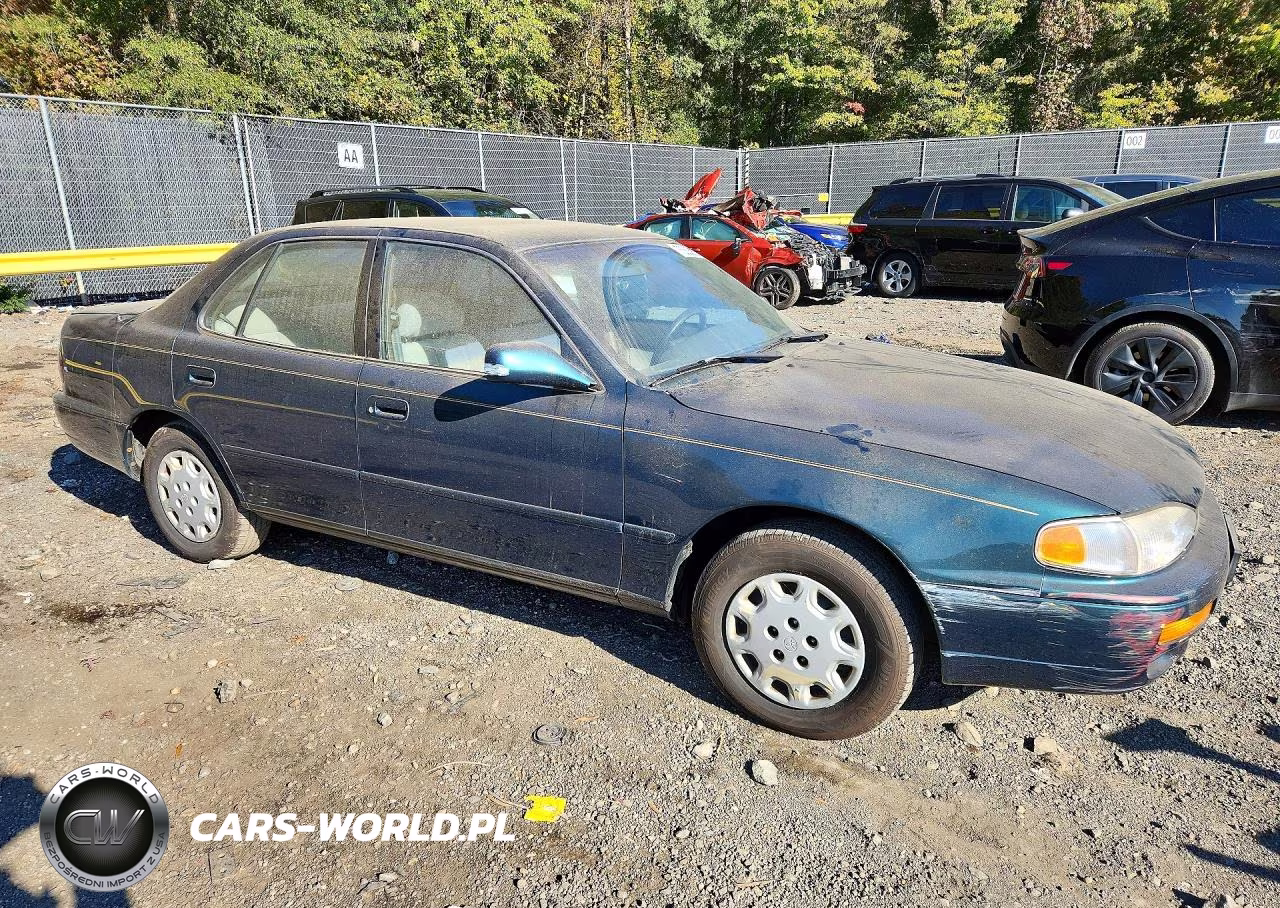 1996 Toyota Camry Le VIN:4T1BG12K3TU684026 - 4