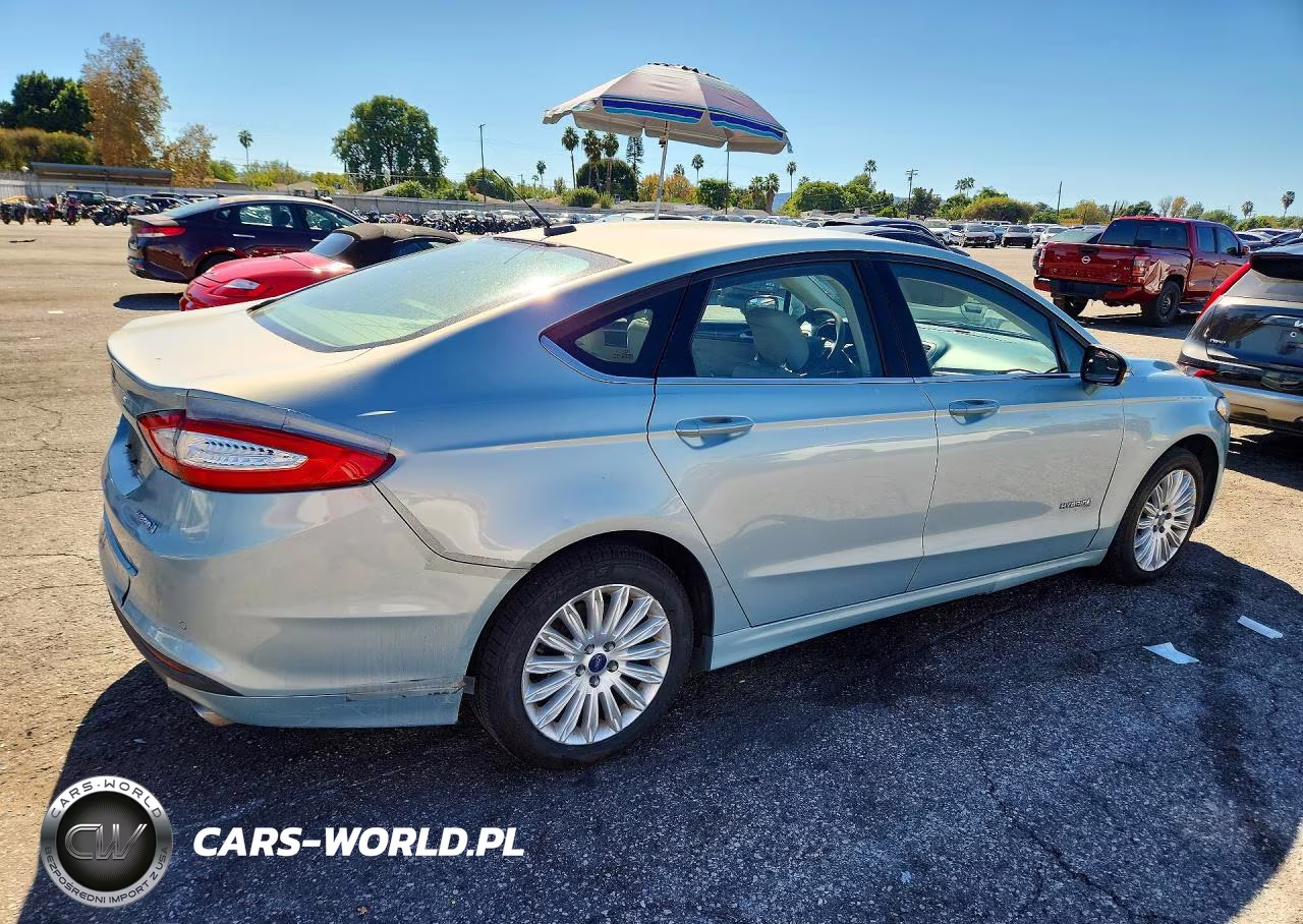 2013 Ford Fusion Se Hybrid VIN:3FA6P0LUXDR371120 - 3