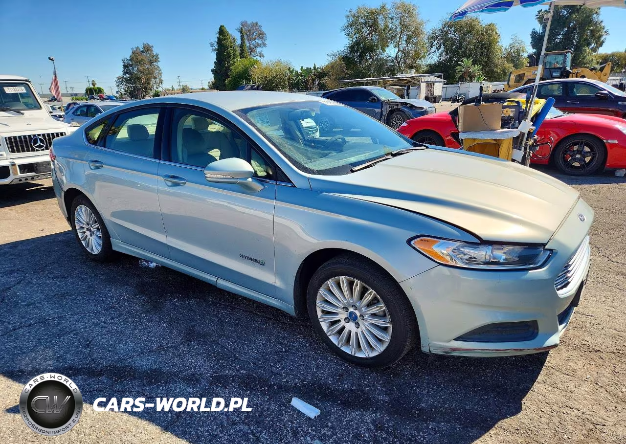 2013 Ford Fusion Se Hybrid VIN:3FA6P0LUXDR371120 - 4