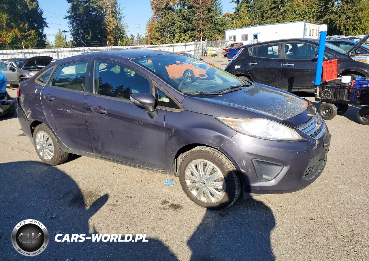 2013 Ford Fiesta Se VIN:3FADP4BJ7DM215068 - 4