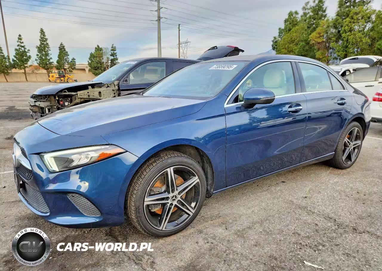 2022 Mercedes-Benz A 220