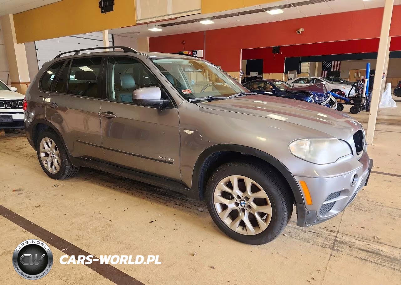 2012 BMW X5 xDrive35I VIN:5UXZV4C54CL753278 - 4