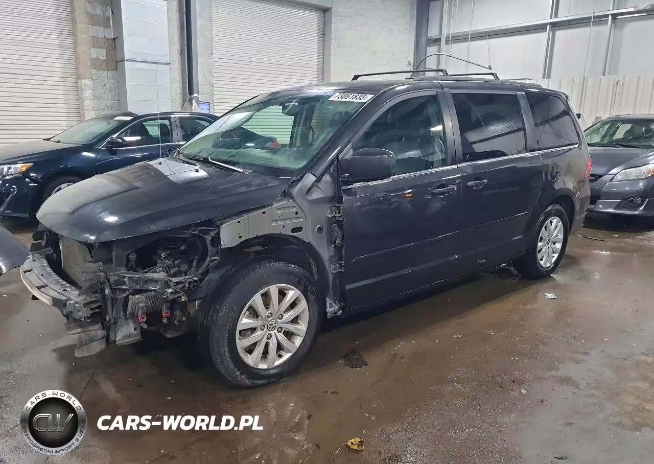 2012 Volkswagen Routan Se