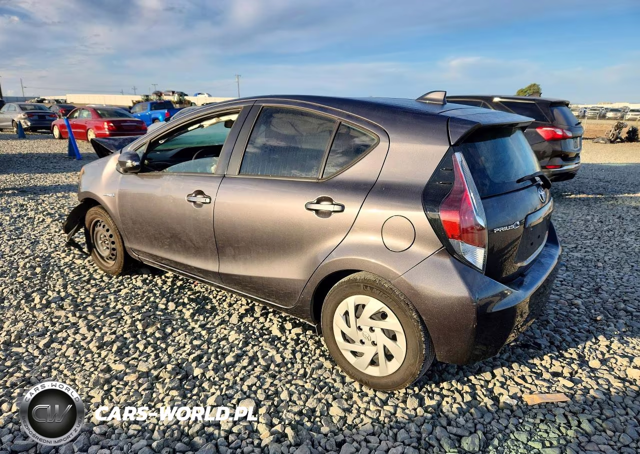 2016 Toyota Prius C Three VIN:JTDKDTB36G1136689 - 2