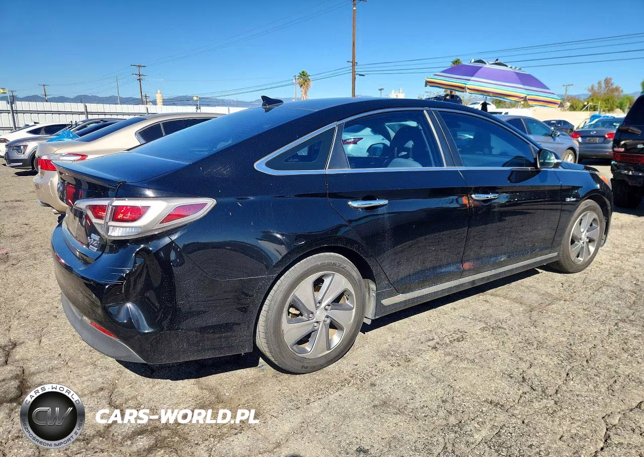2016 Hyundai Sonata Plug-In Hybrid Limited VIN:KMHE54L26GA026095 - 3