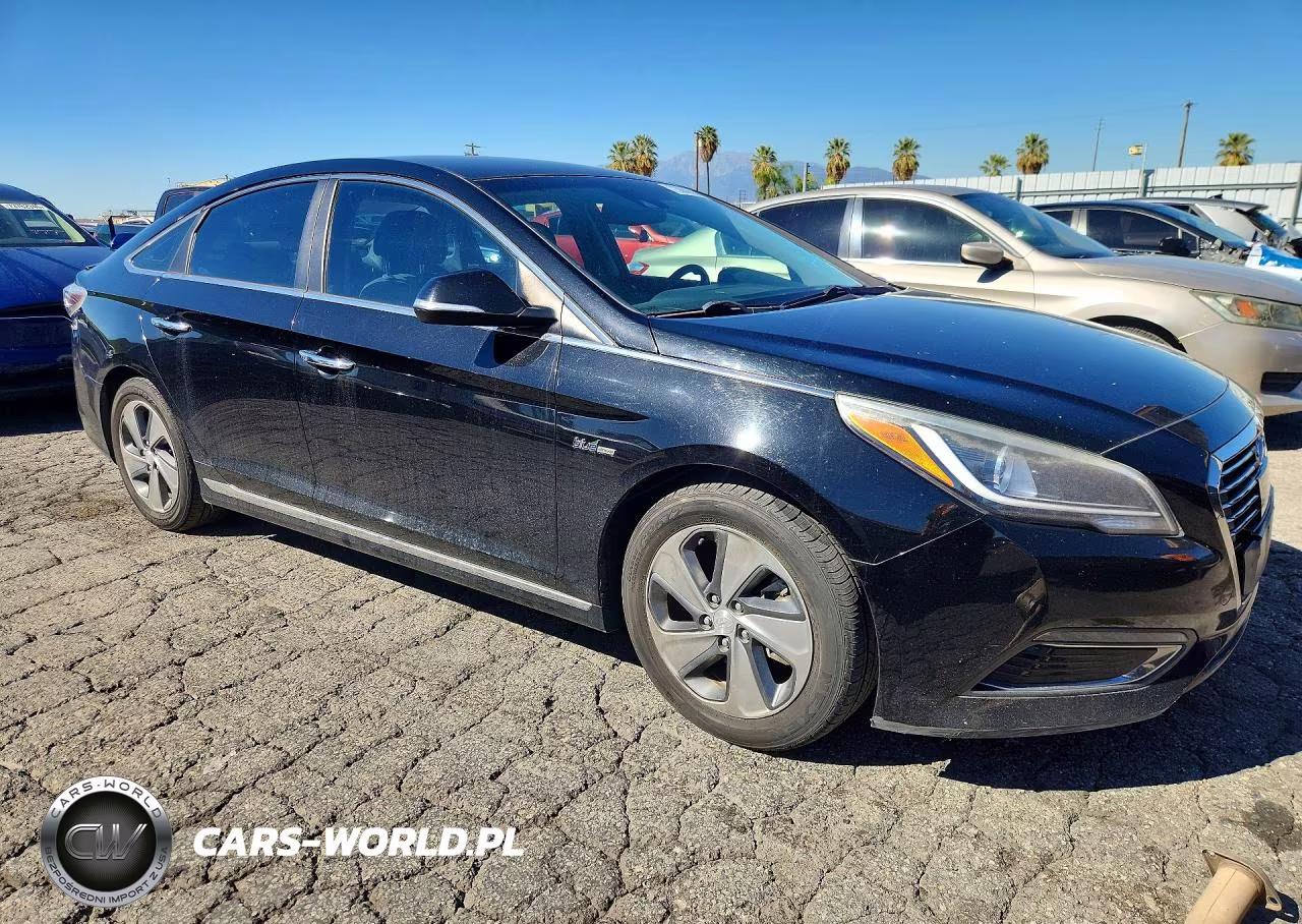 2016 Hyundai Sonata Plug-In Hybrid Limited VIN:KMHE54L26GA026095 - 4