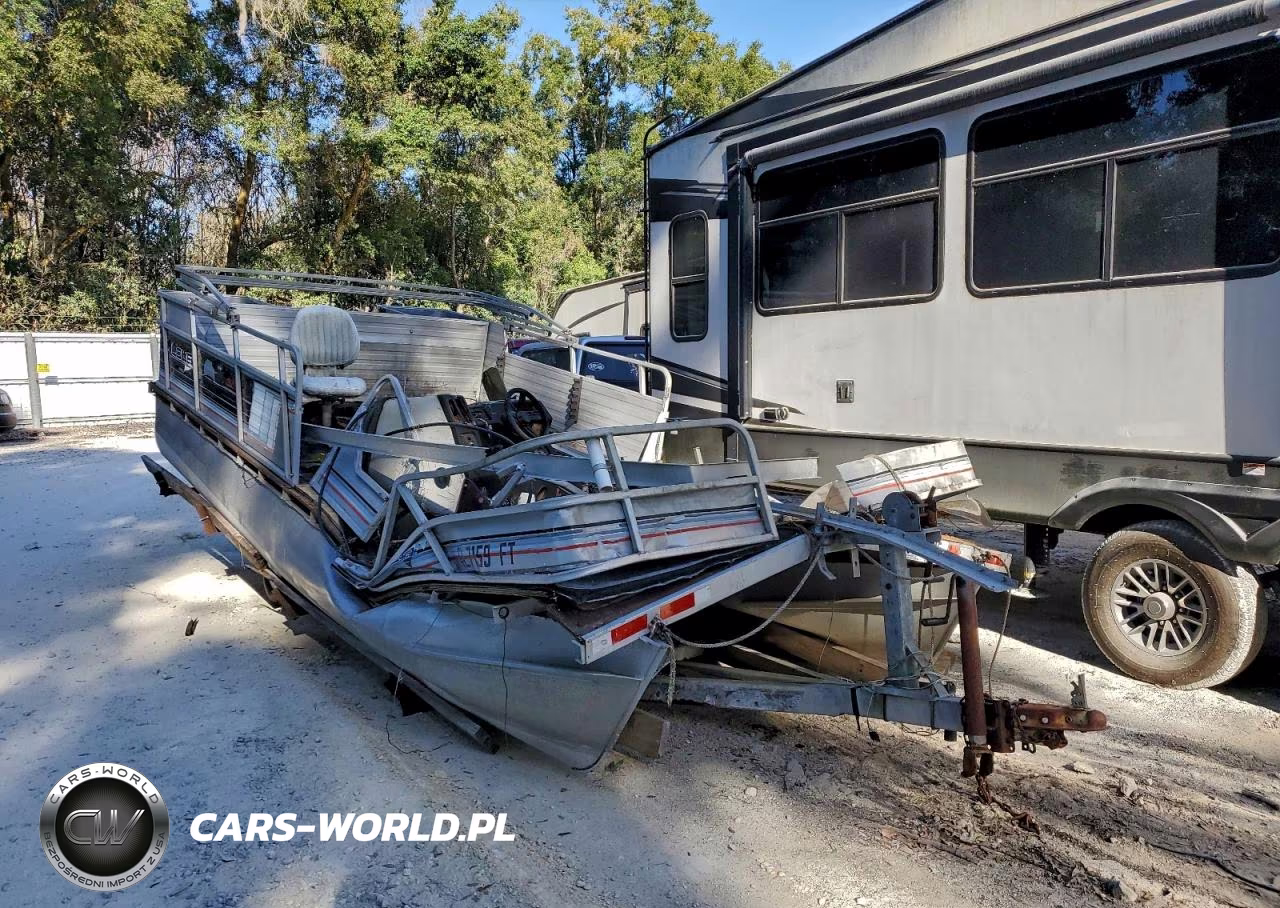 1991 Lowe Boat