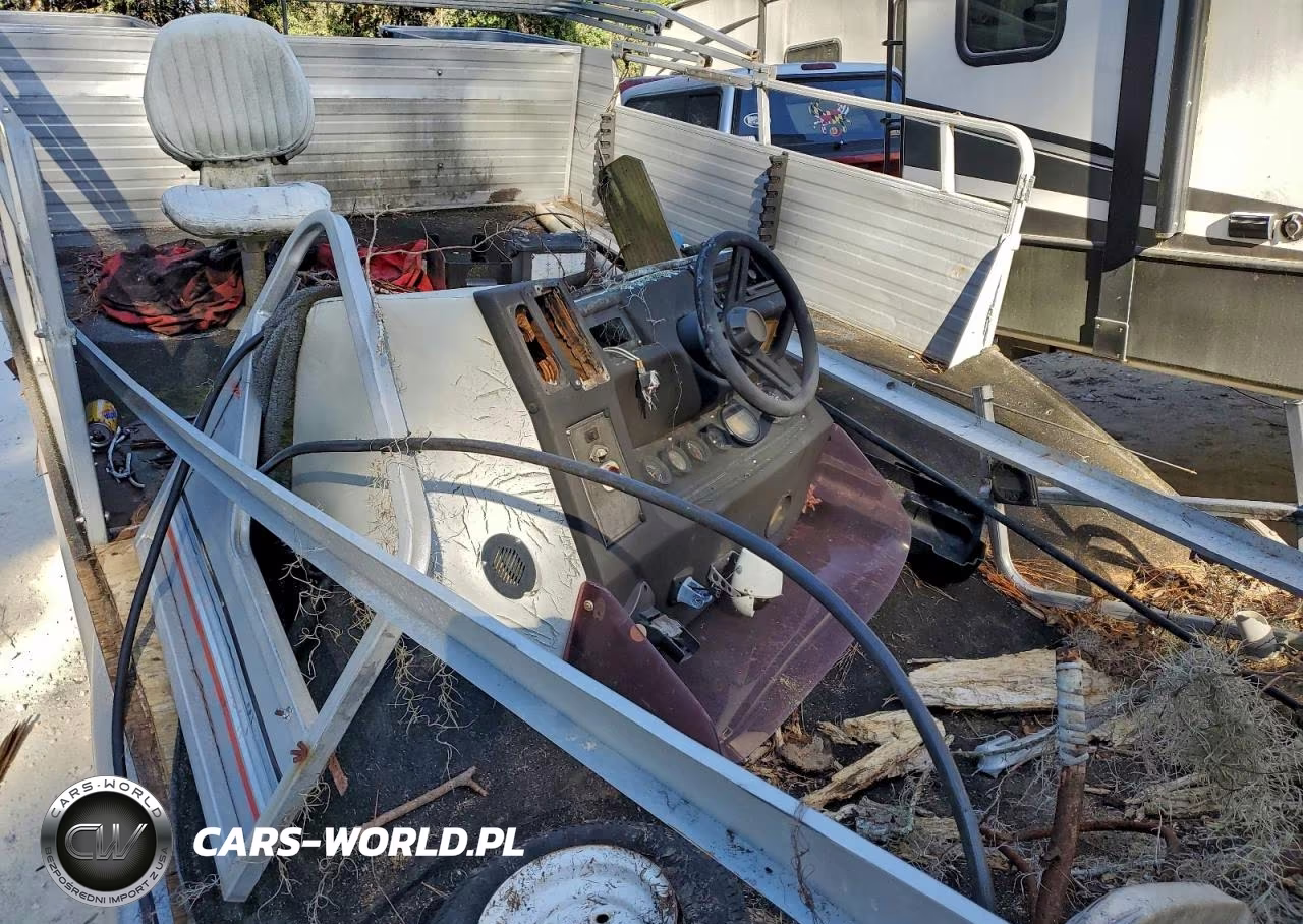 1991 Lowe Boat VIN:LWN1109P1091 - 5