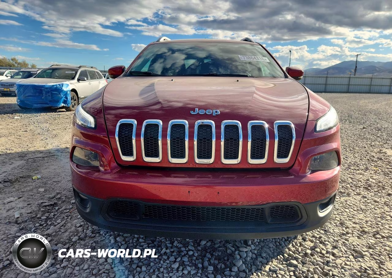 2017 Jeep Cherokee Latitude VIN:1C4PJMCB8HW658531 - 5