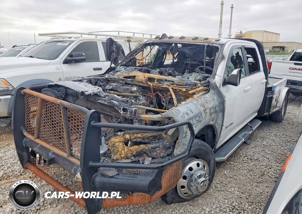 2020 Ram 3500 Flatbed Truck