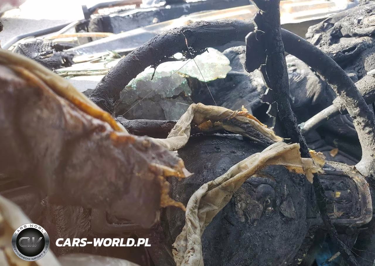 2020 Ram 3500 Flatbed Truck VIN:3C63RRHL5LG314658 - 9