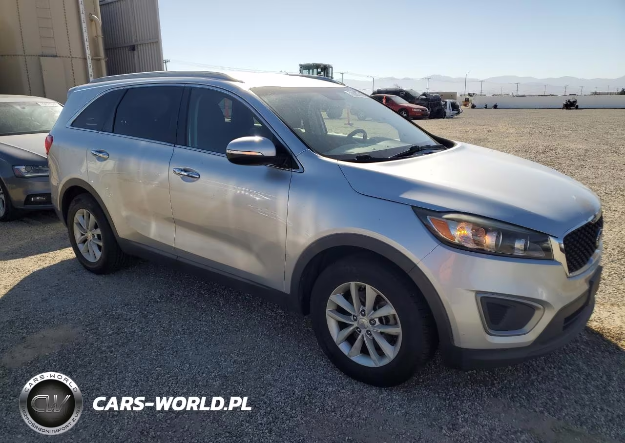 2016 Kia Sorento Lx VIN:5XYPG4A32GG037386 - 4