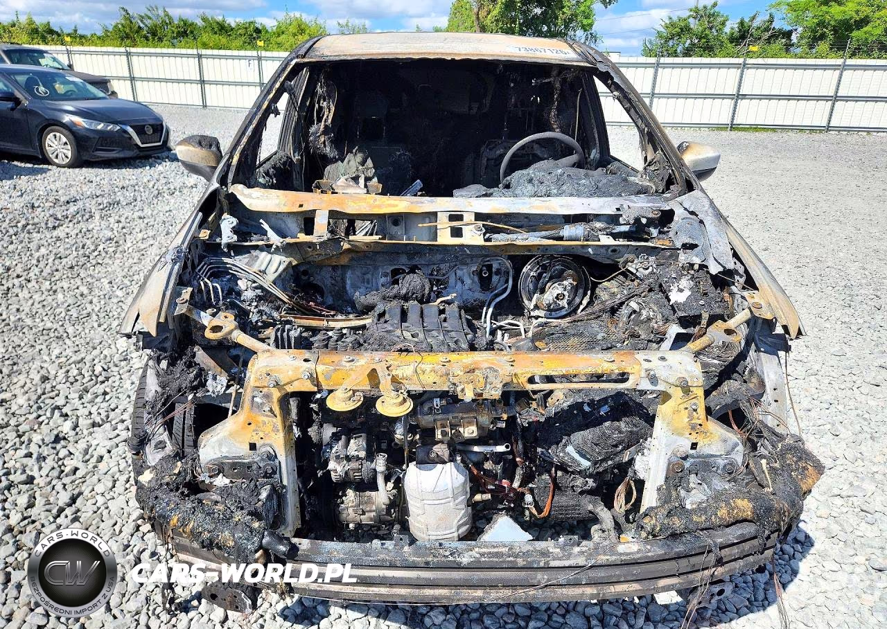 2018 Chrysler Pacifica L VIN:2C4RC1AG9JR322921 - 5