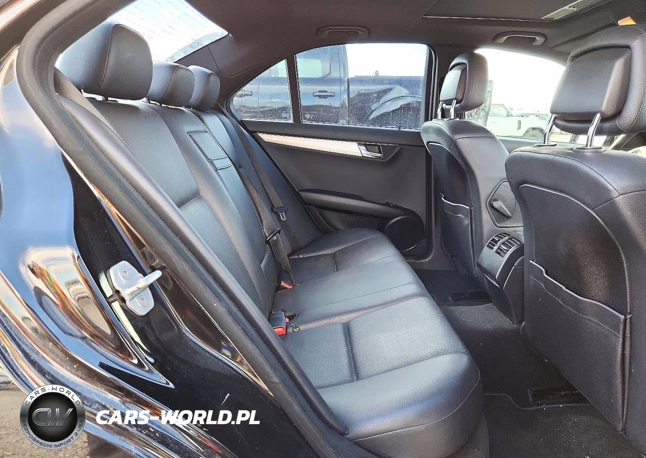 2010 Mercedes-Benz C 300 VIN:WDDGF5EB8AR098069 - 10
