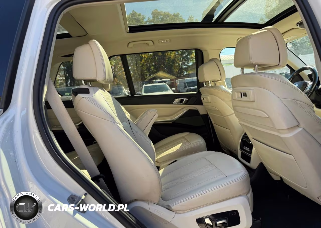 2020 BMW X7 xDrive40I VIN:5UXCW2C07L9B32645 - 11