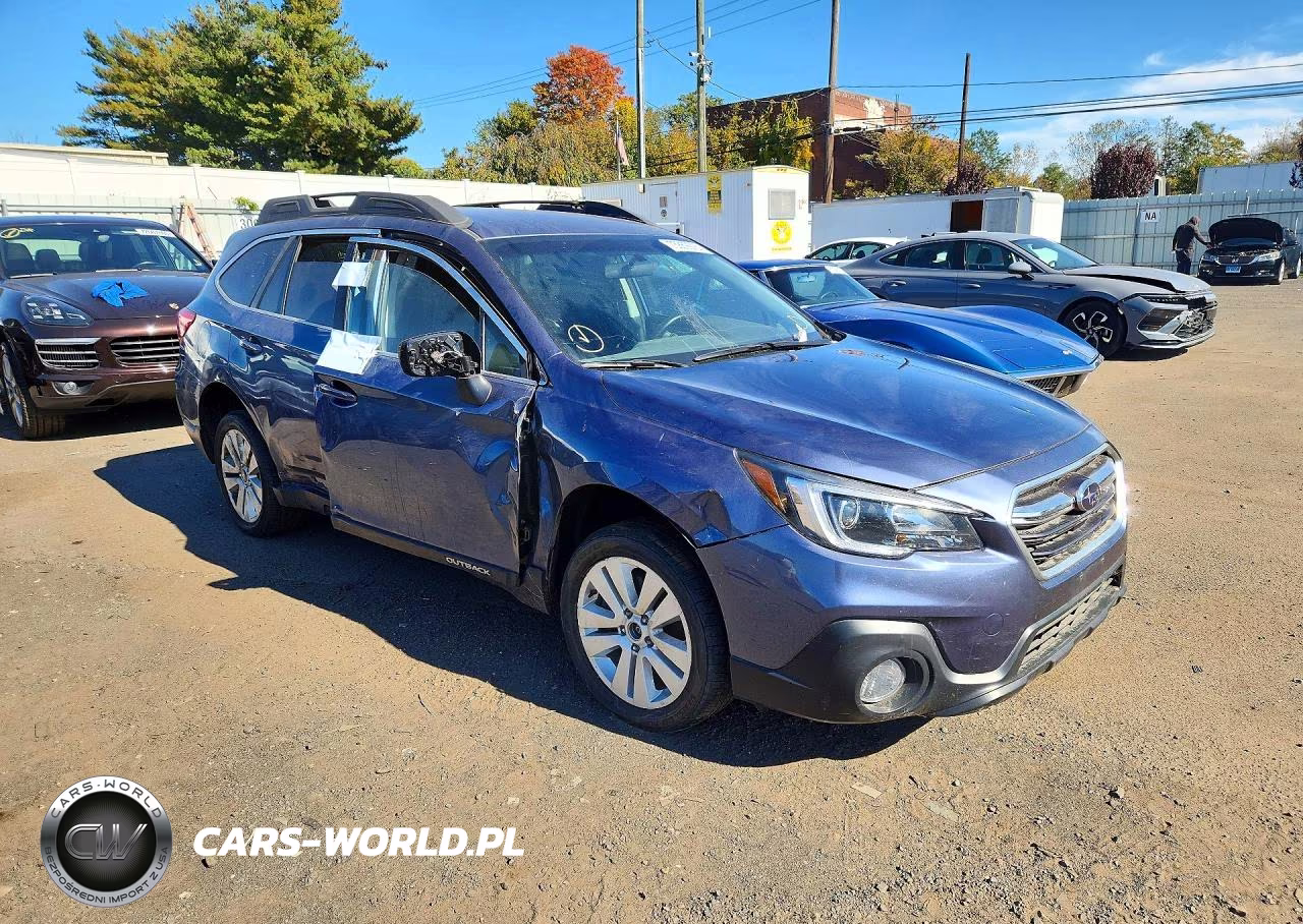 2018 Subaru Outback 2.5I Premium VIN:4S4BSACC9J3244983 - 4