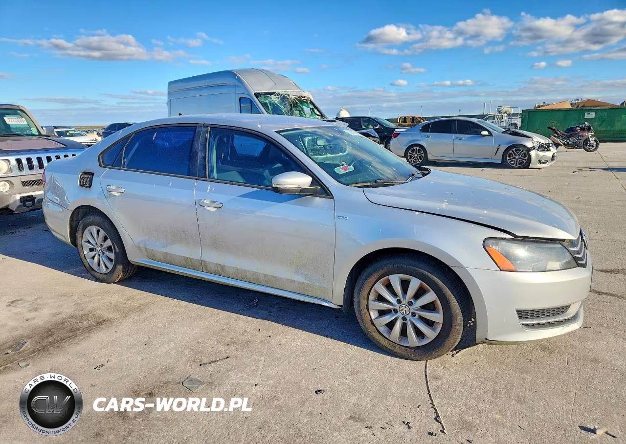2015 Volkswagen Passat S VIN:1VWAT7A33FC092027 - 4