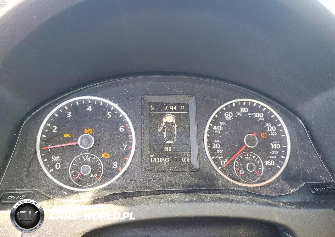 2016 Volkswagen Tiguan S VIN:WVGAV7AX7GW565519 - 9
