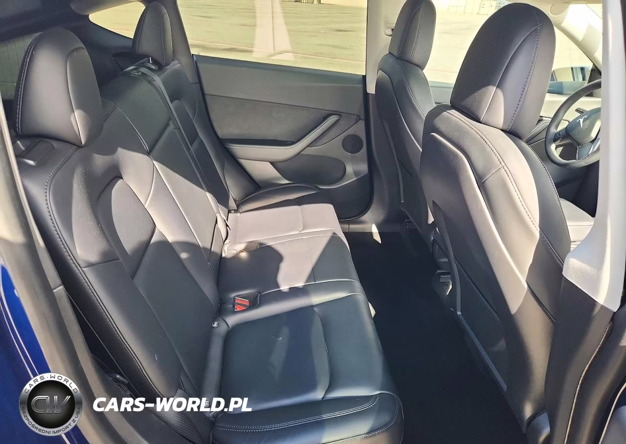 2022 Tesla Model Y VIN:7SAYGDEE0NF348631 - 10
