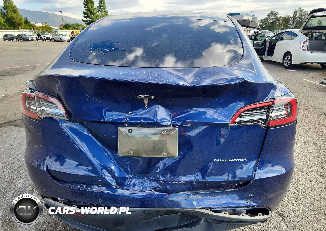 2022 Tesla Model Y VIN:7SAYGDEE0NF348631 - 6