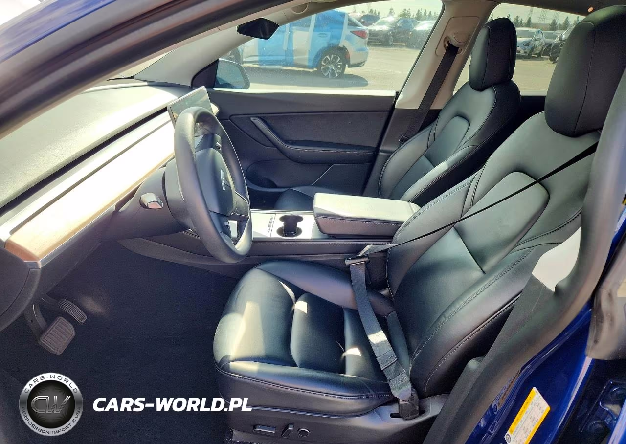 2022 Tesla Model Y VIN:7SAYGDEE0NF348631 - 7