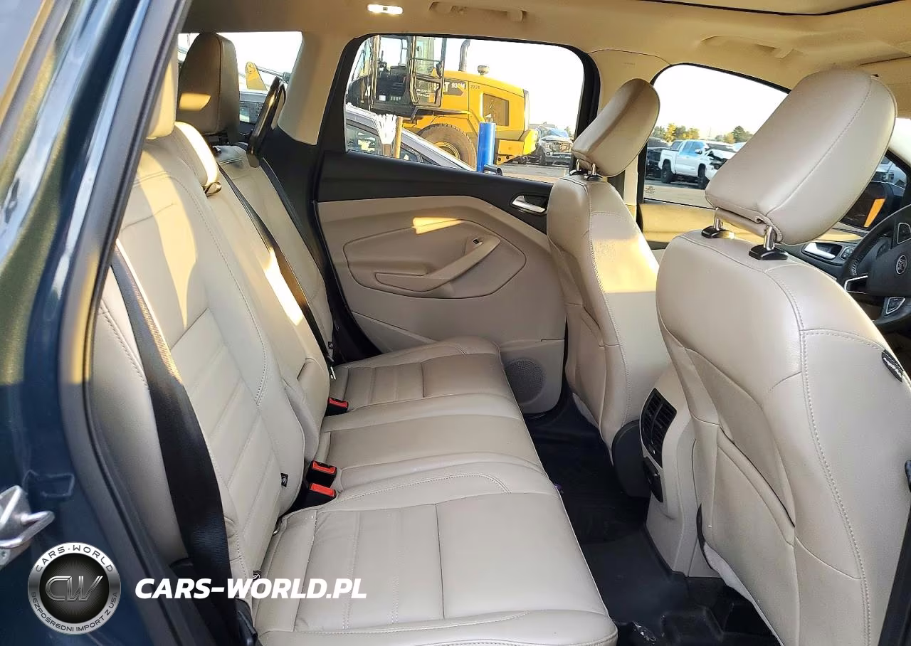 2019 Ford Escape Titanium VIN:1FMCU9J95KUC53731 - 10