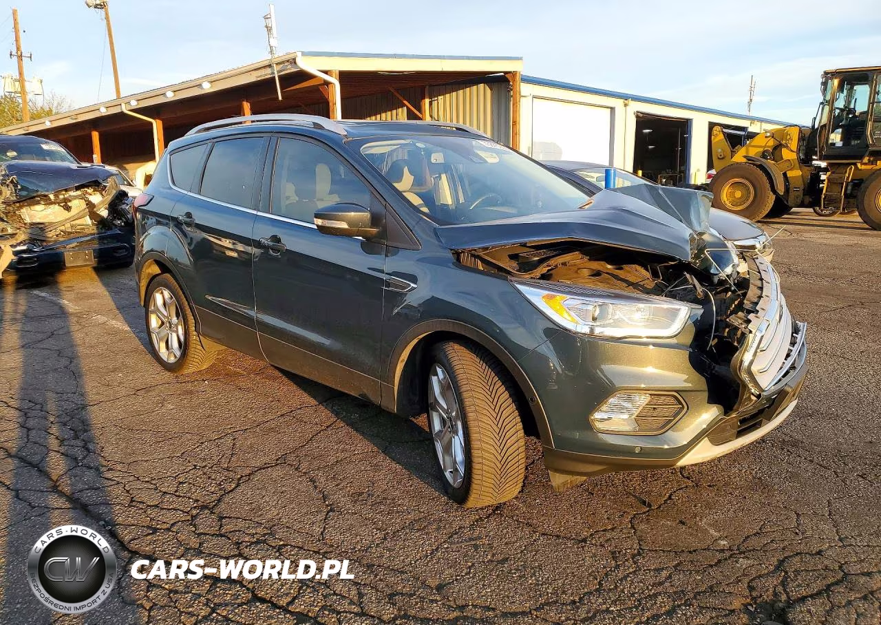 2019 Ford Escape Titanium VIN:1FMCU9J95KUC53731 - 4