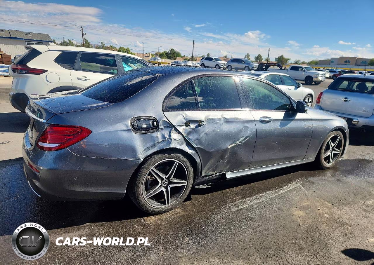 2018 Mercedes-Benz E 300 VIN:WDDZF4JB1JA466891 - 3