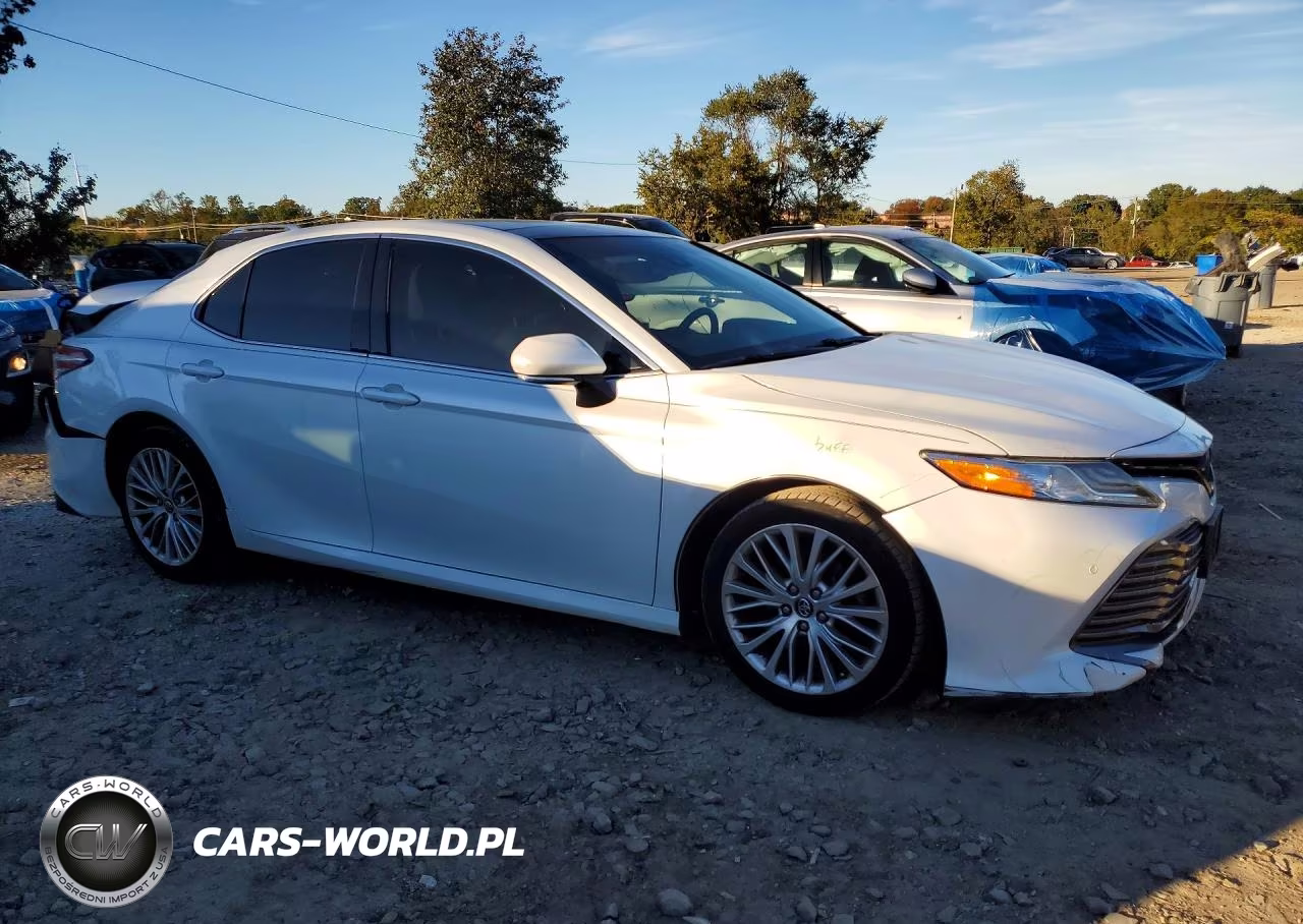 2018 Toyota Camry Xle VIN:4T1B11HK3JU095614 - 4