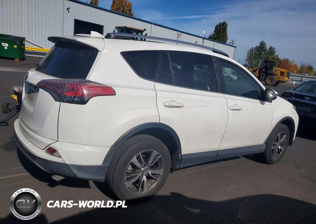 2017 Toyota Rav4 Xle VIN:JTMWFREV6HJ108162 - 3