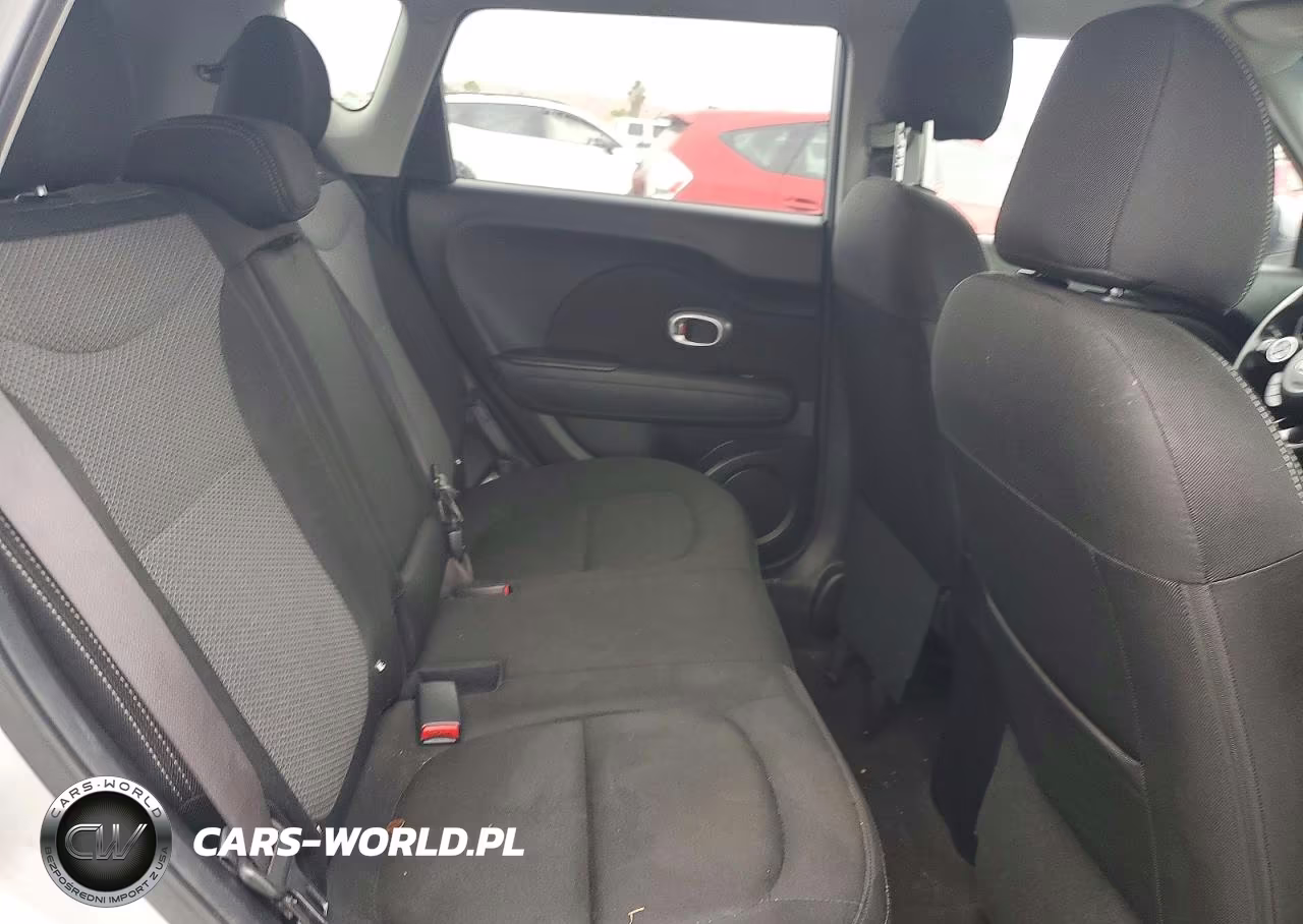 2018 Kia Soul + VIN:KNDJP3A57J7596096 - 10