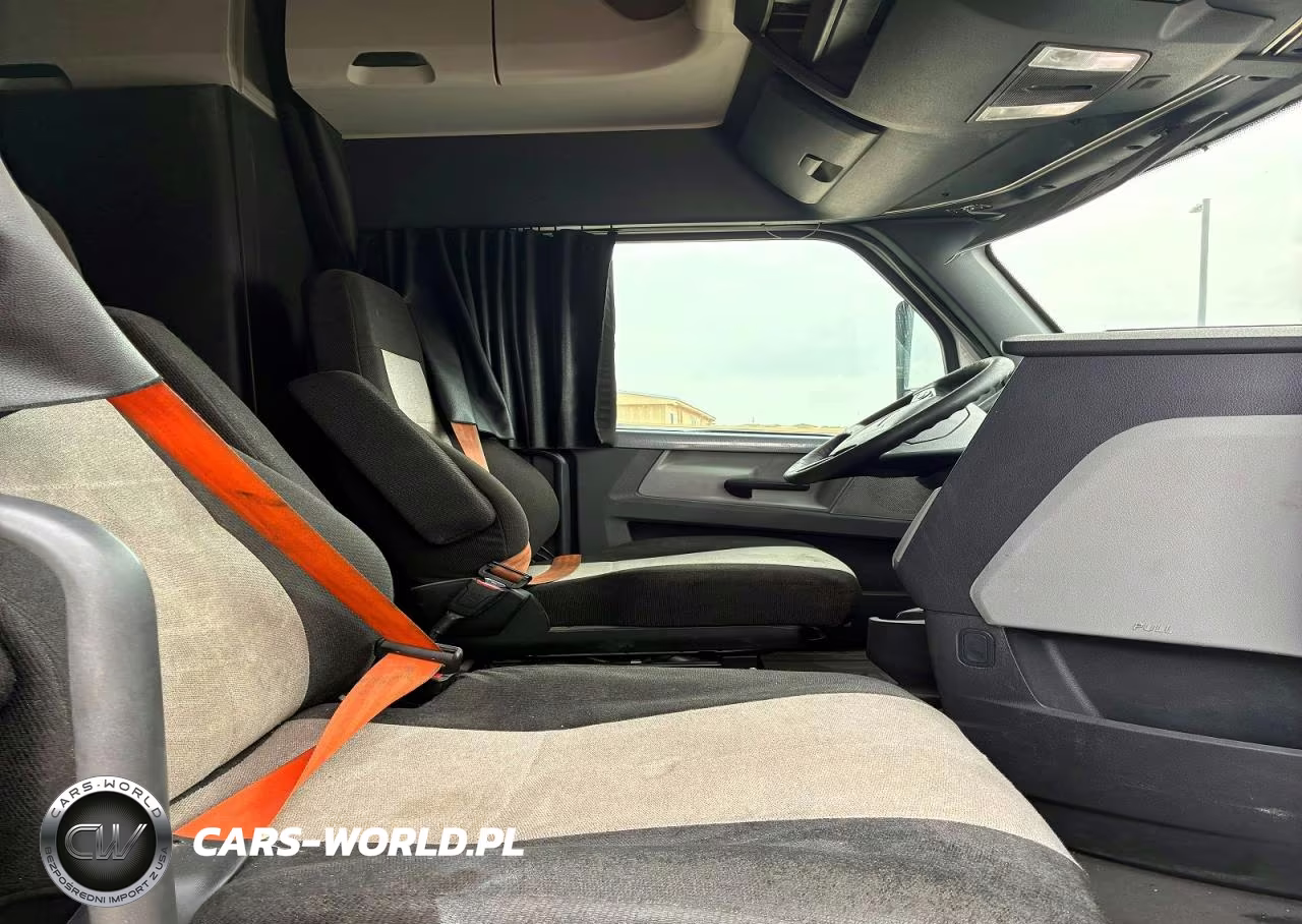 2018 Freightliner Cascadia 126 VIN:3AKJHHDR4JSKB5670 - 5