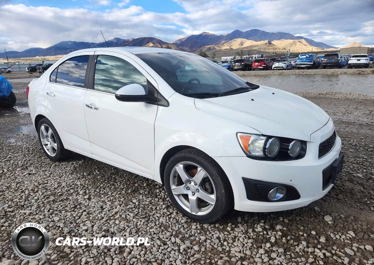 2014 Chevrolet Sonic Ltz VIN:1G1JE5SB9E4148450 - 4