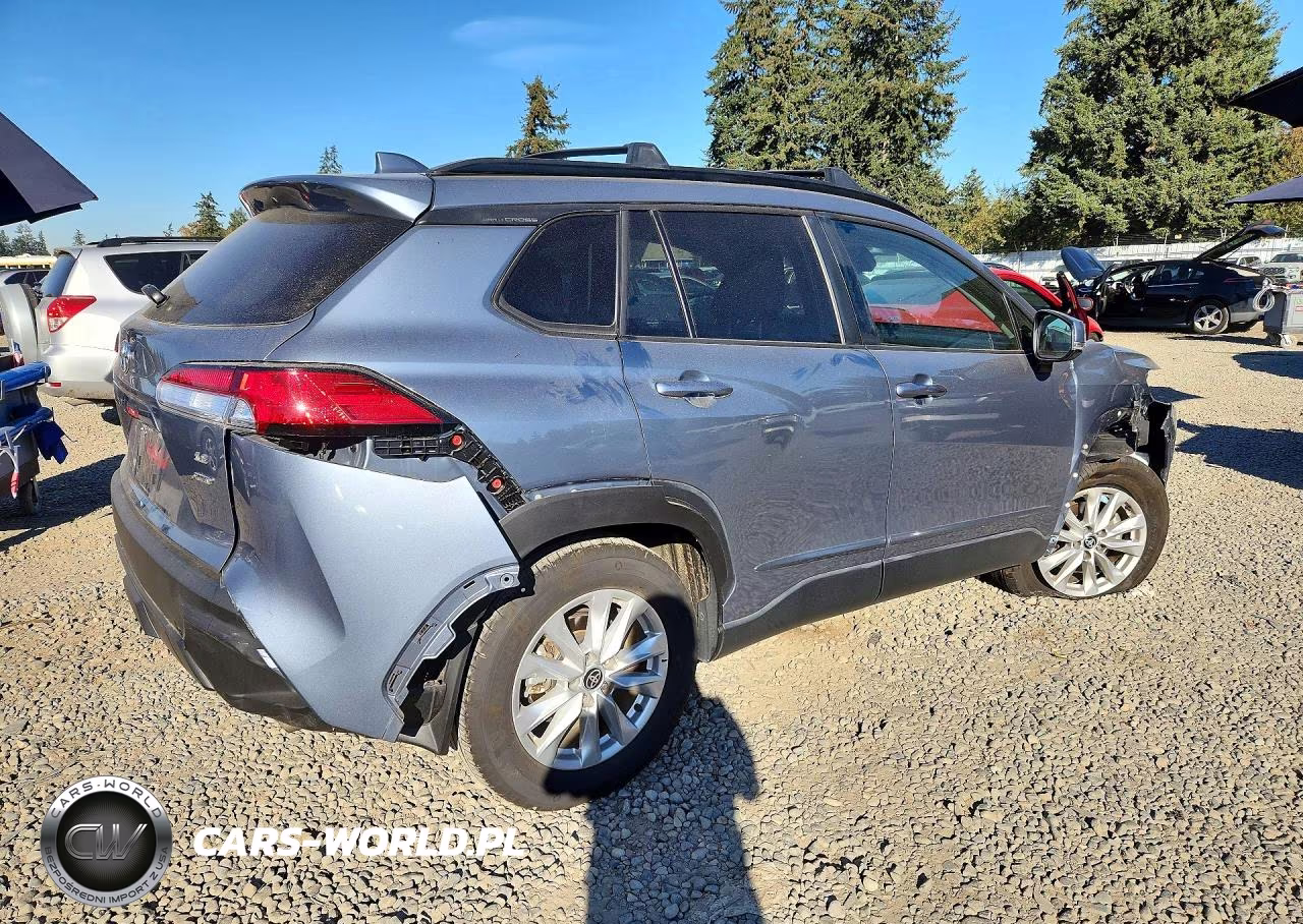 2024 Toyota Corolla Cross Le VIN:7MUBAABG7RV117404 - 3