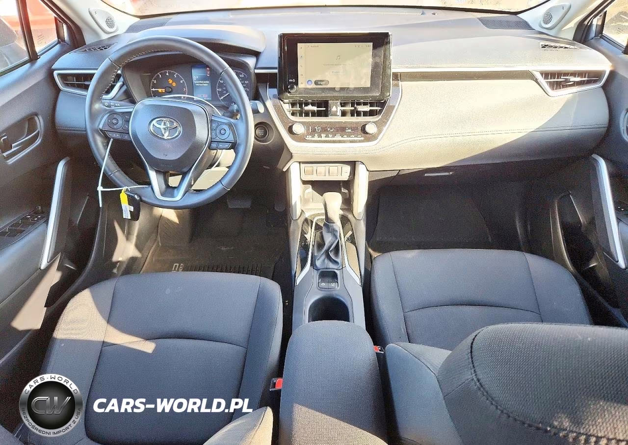 2024 Toyota Corolla Cross Le VIN:7MUBAABG7RV117404 - 8