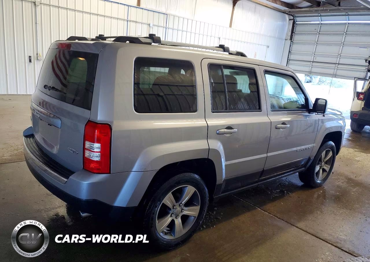 2016 Jeep Patriot Latitude VIN:1C4NJRFB7GD696696 - 3
