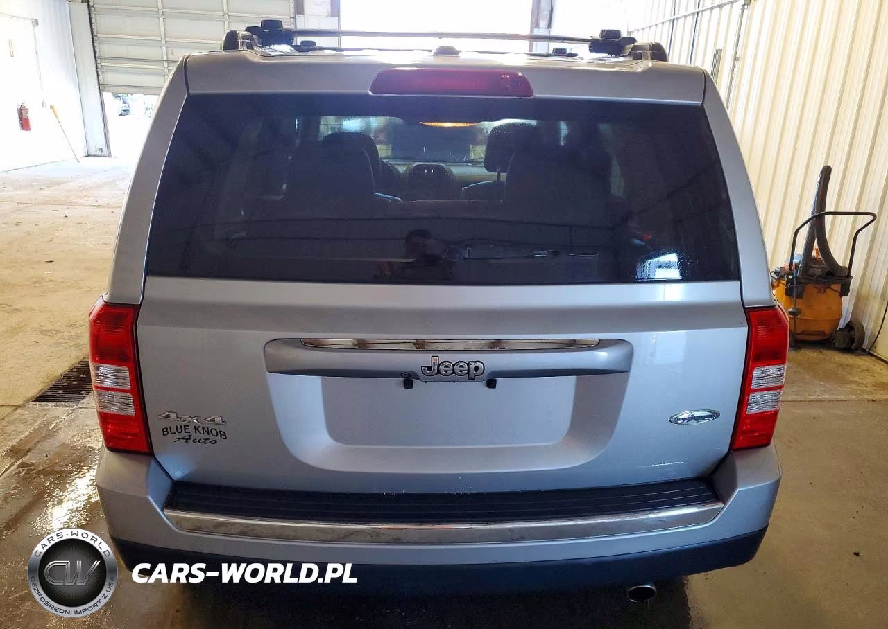 2016 Jeep Patriot Latitude VIN:1C4NJRFB7GD696696 - 6